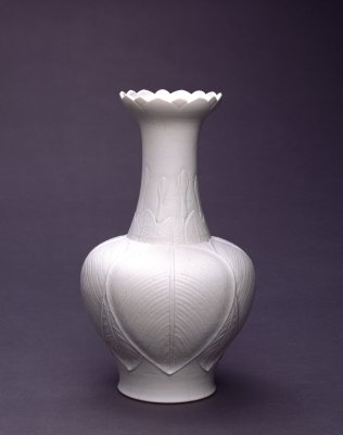 White glaze rilievi lotus mouth bottle