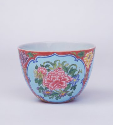 Opening red peony pattern enamel cup