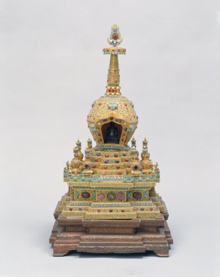 Gold inlaid jewelry tower